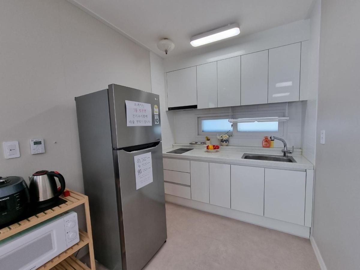Damyang Thirasia Pension Exteriör bild