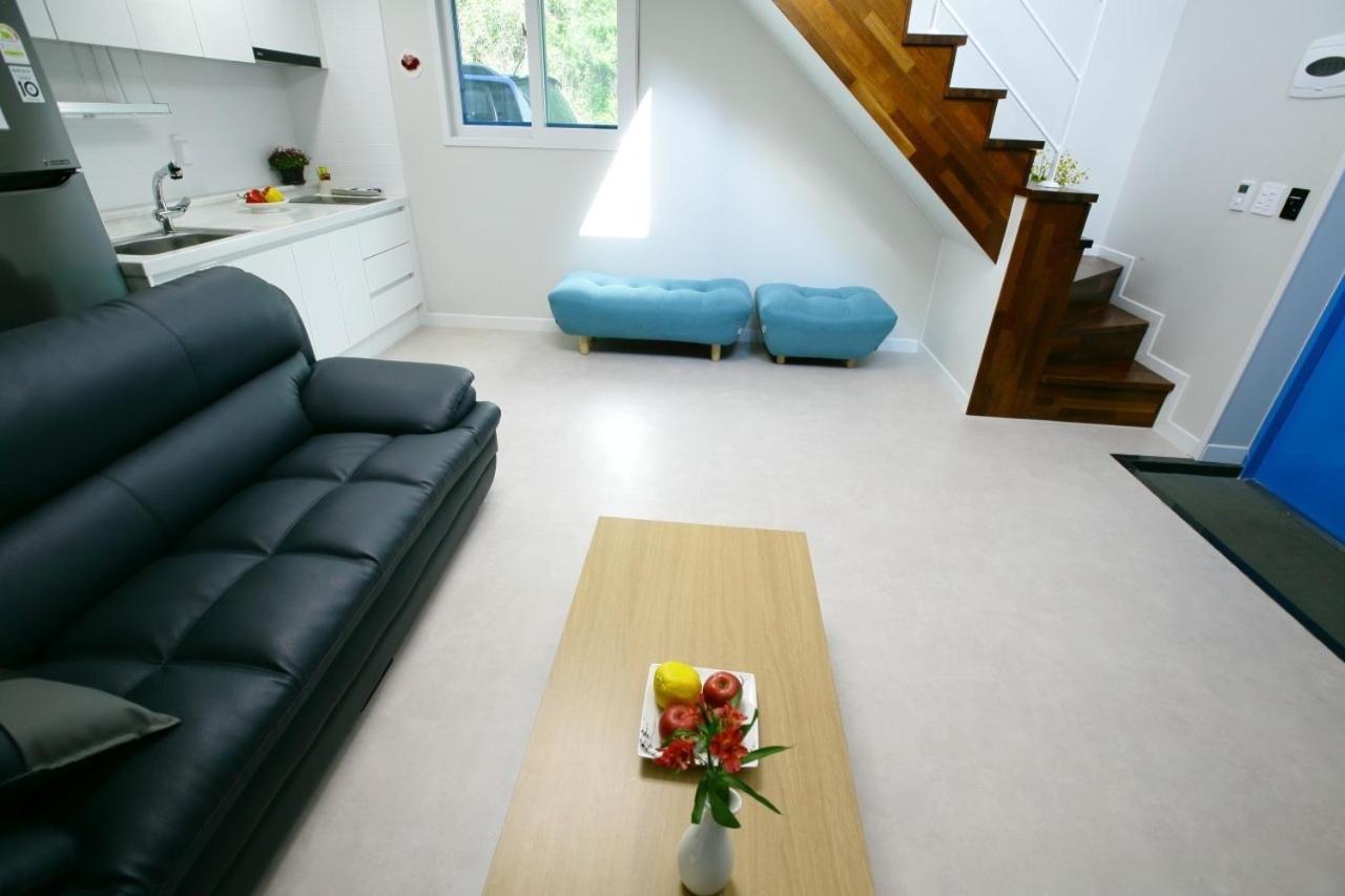 Damyang Thirasia Pension Exteriör bild