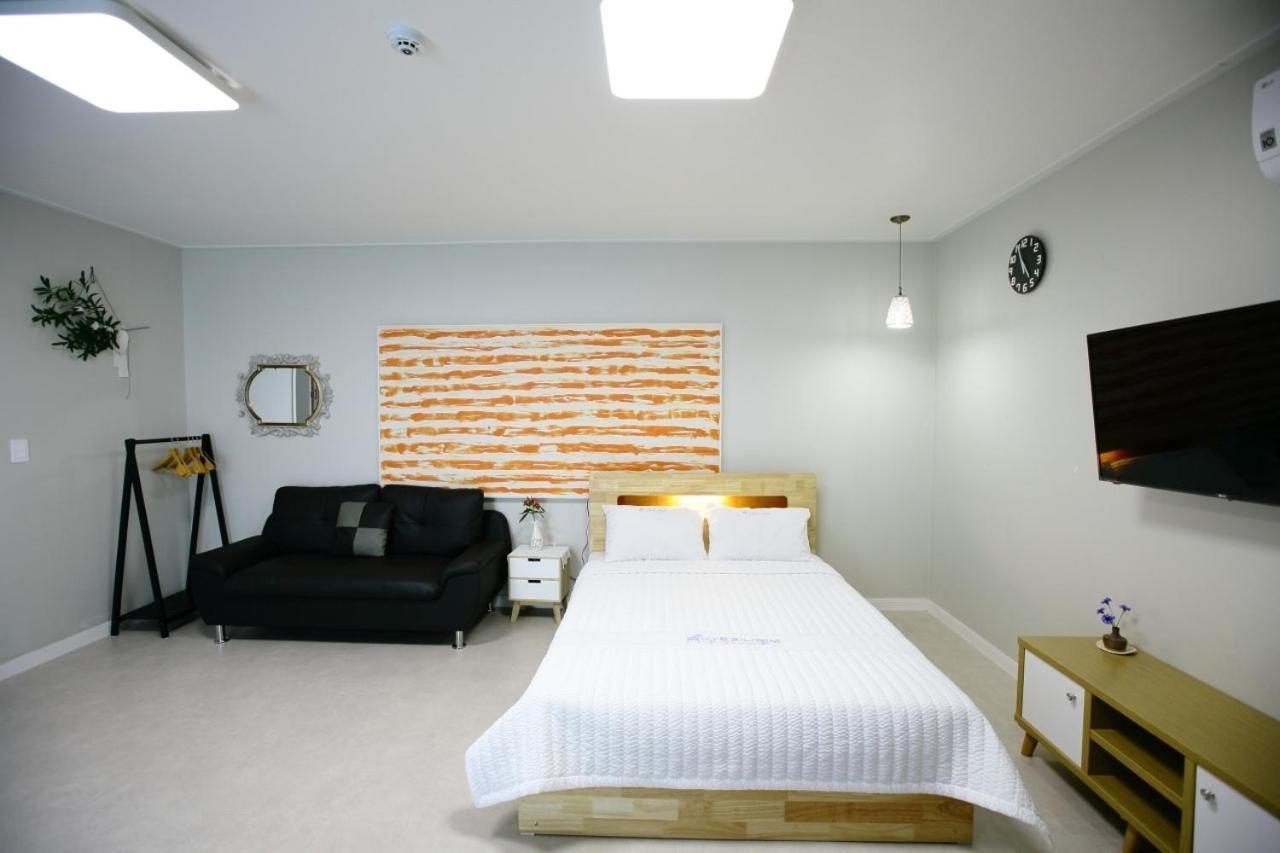 Damyang Thirasia Pension Exteriör bild