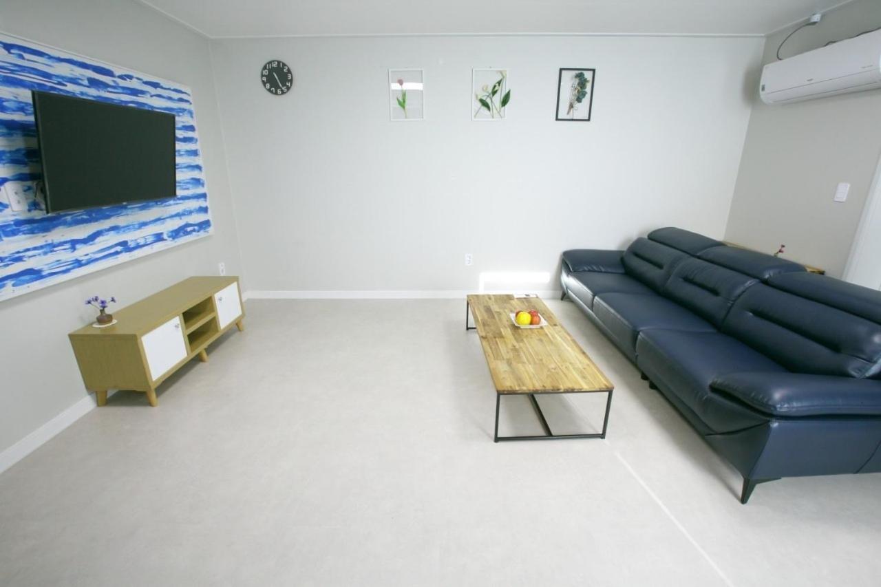 Damyang Thirasia Pension Exteriör bild